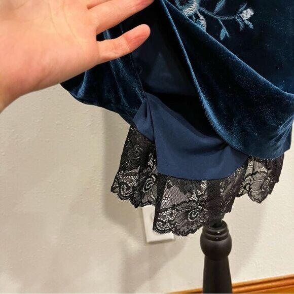 WHBM teal velvet embroidered floral dress - Picture 10 of 13